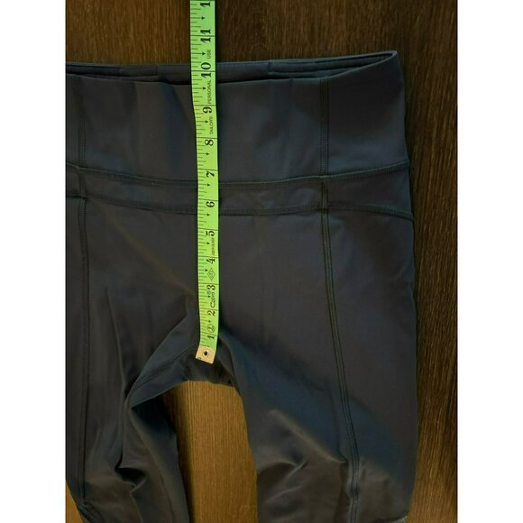 Lululemon Twist & Train Blue Cropped Leggings With Mesh Panels - Size 4 - Picture 8 of 9